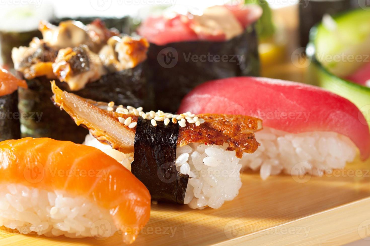 cuisine japonaise - set de sushi photo