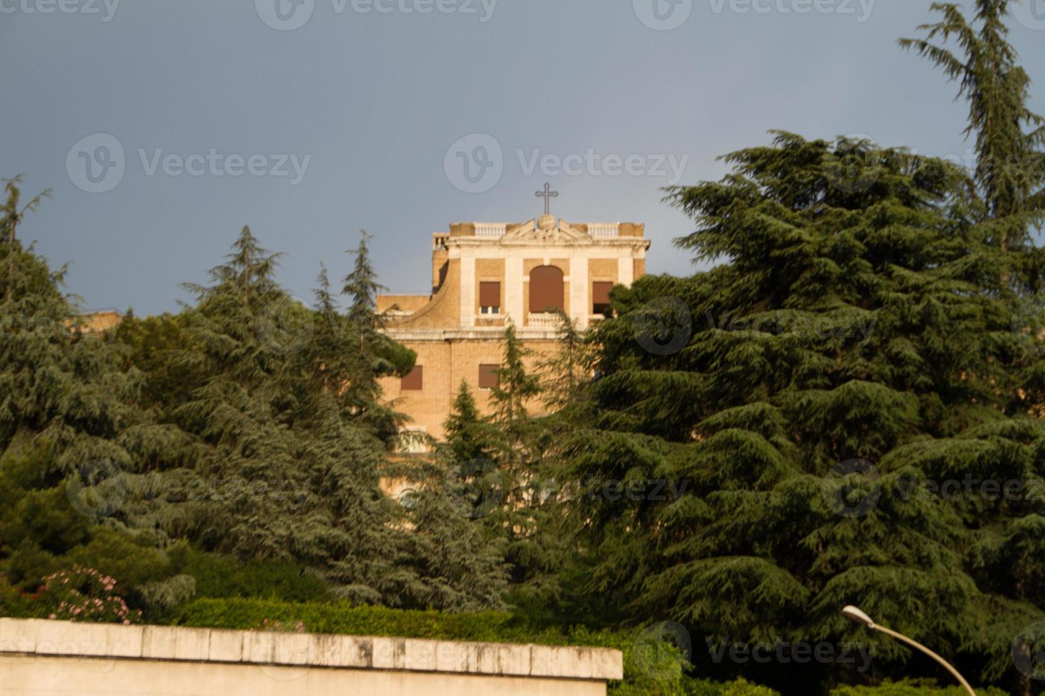 grande église au centre de rome, italie. photo