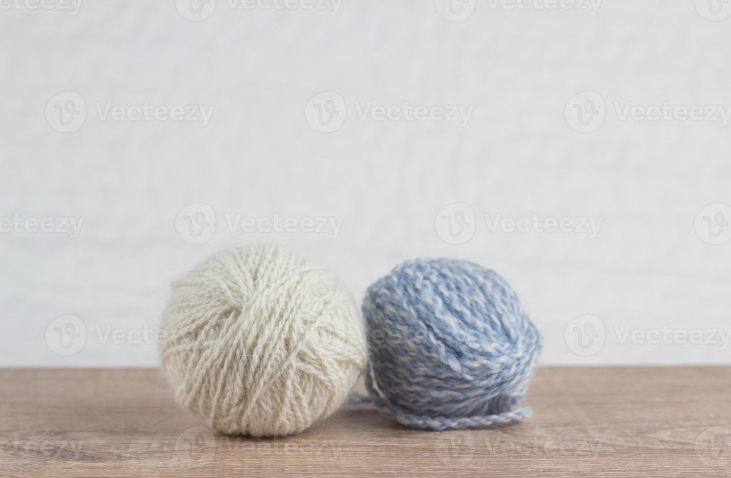 deux pelotes de laine photo