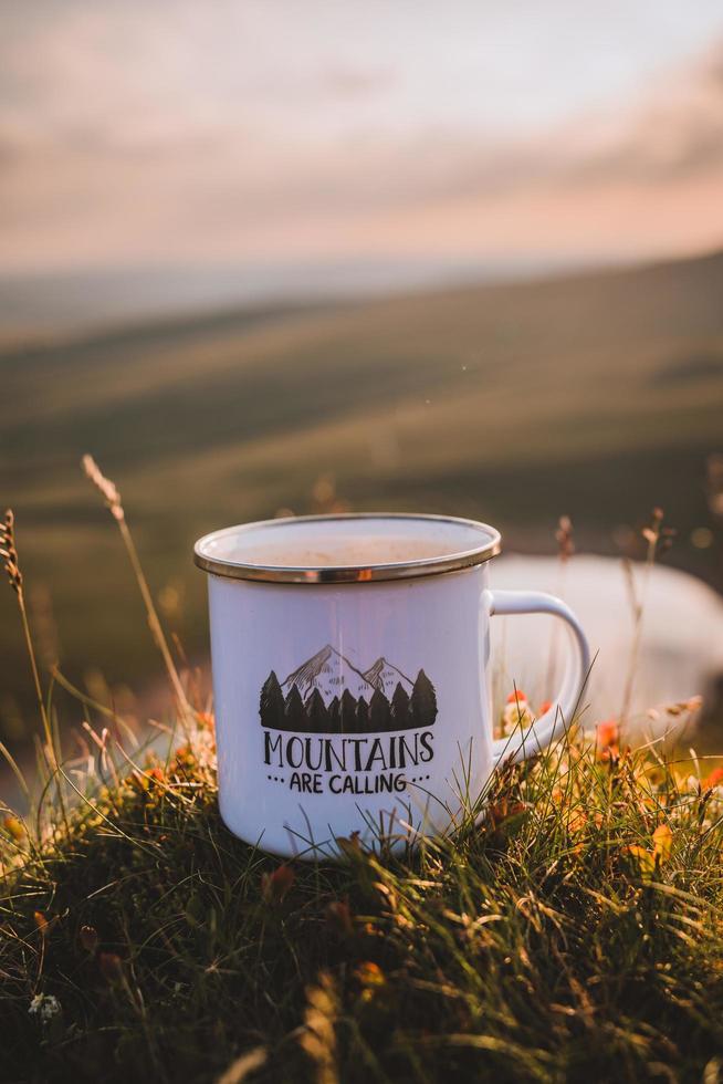 Tasse de camping dans la nature, Royaume-Uni photo