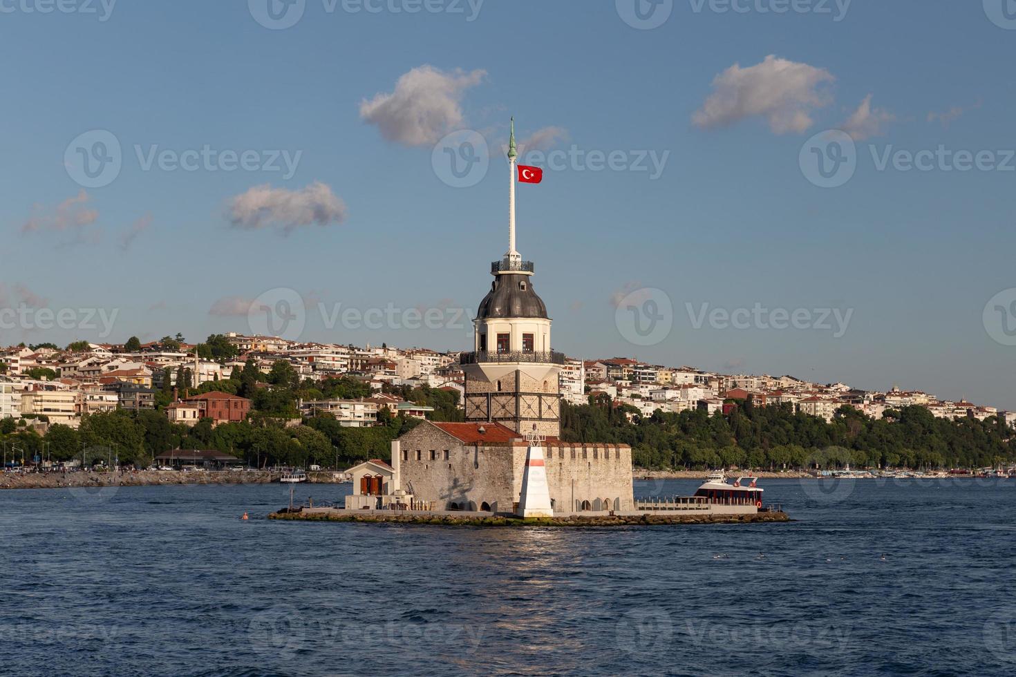 tour de la jeune fille à istanbul, turquie photo