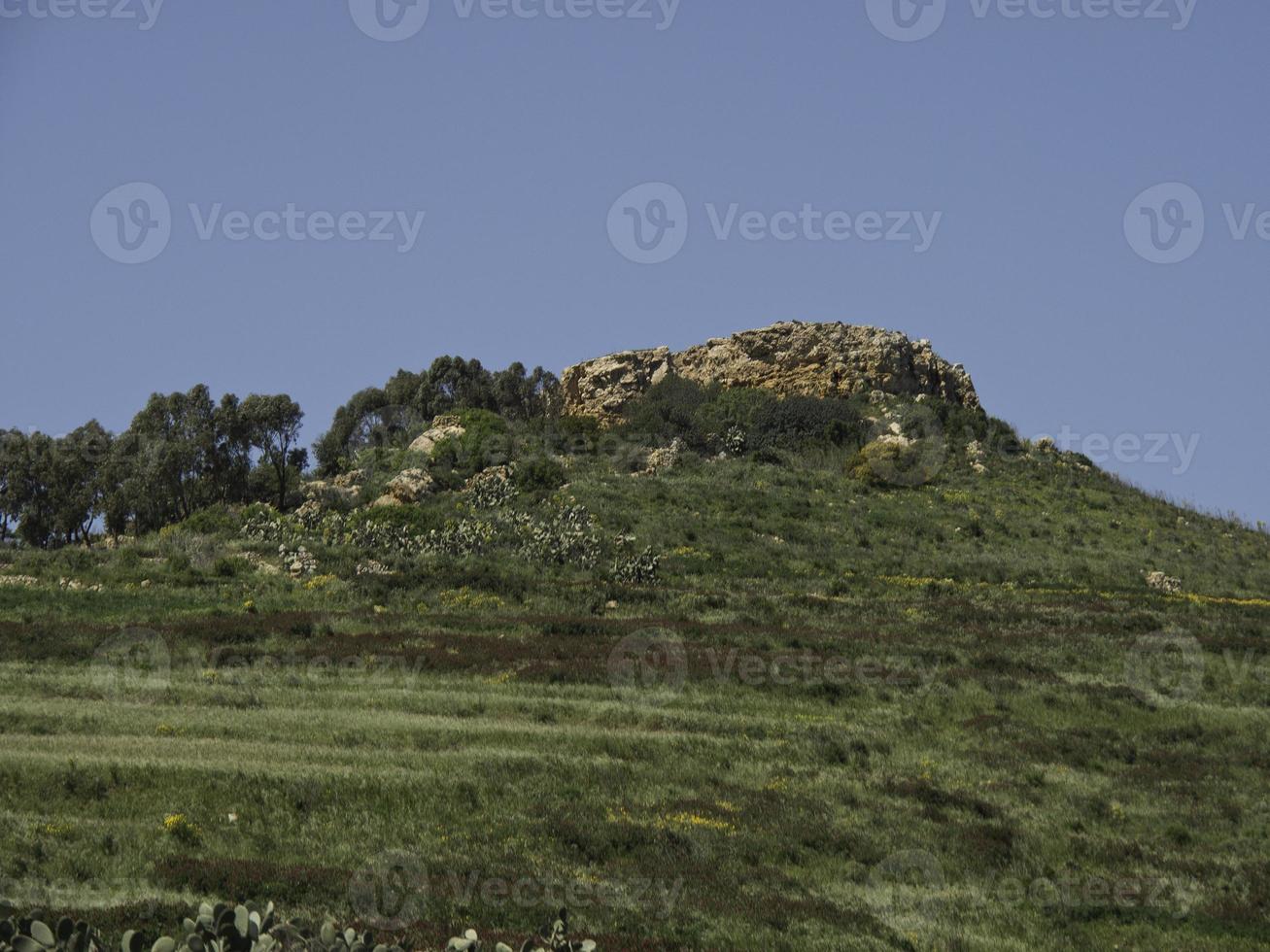 l'île de gozo sur la mer méditerranée photo