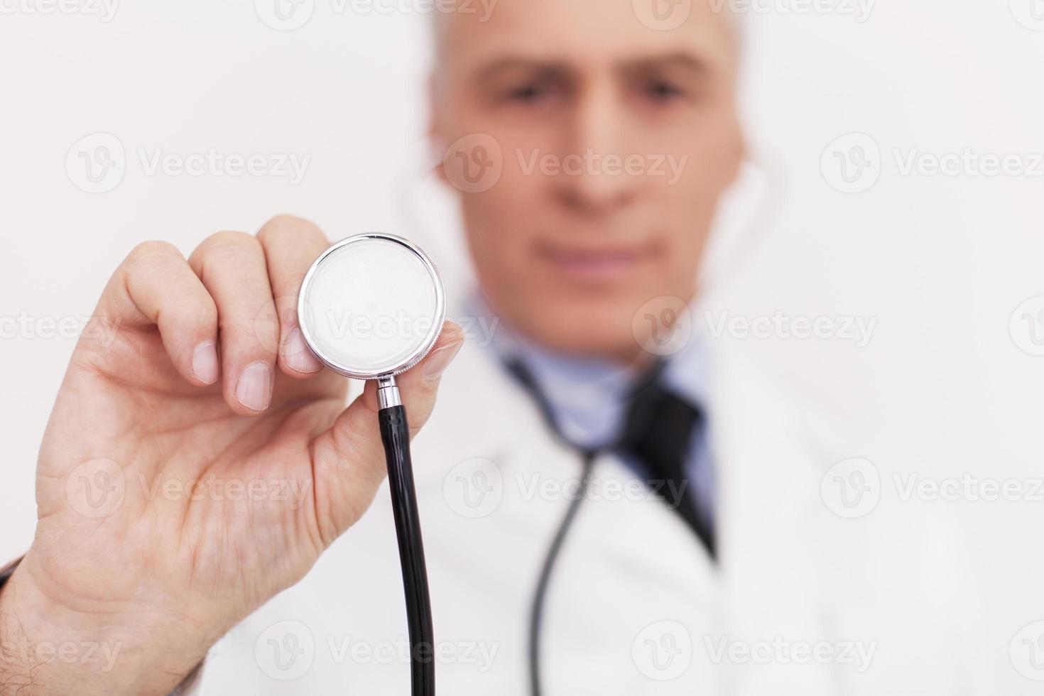 médecin avec stéthoscope. photo