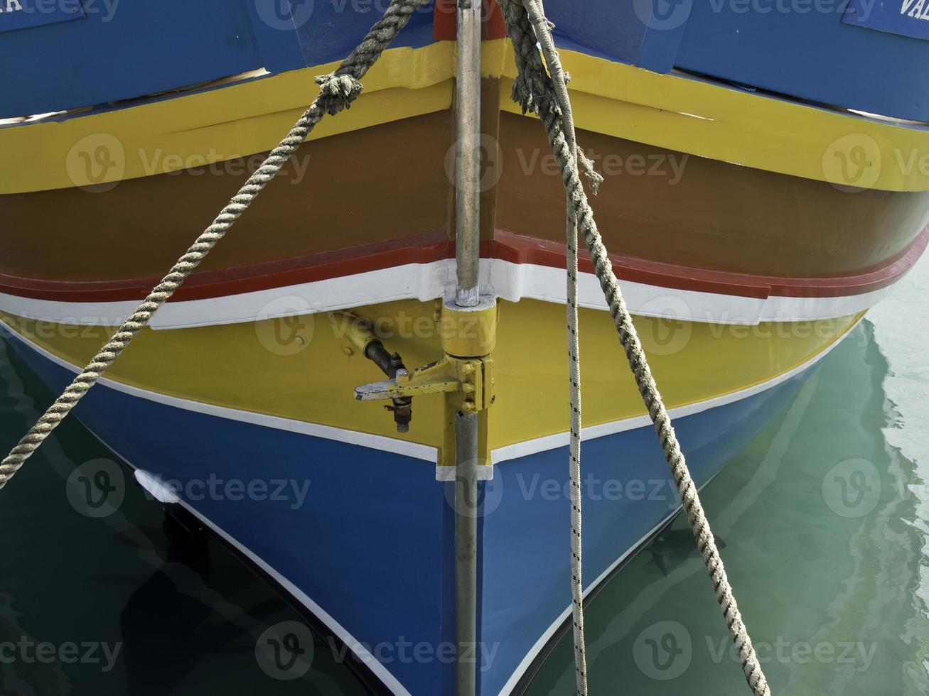 port de marsaxlokk sur l'île de malte photo