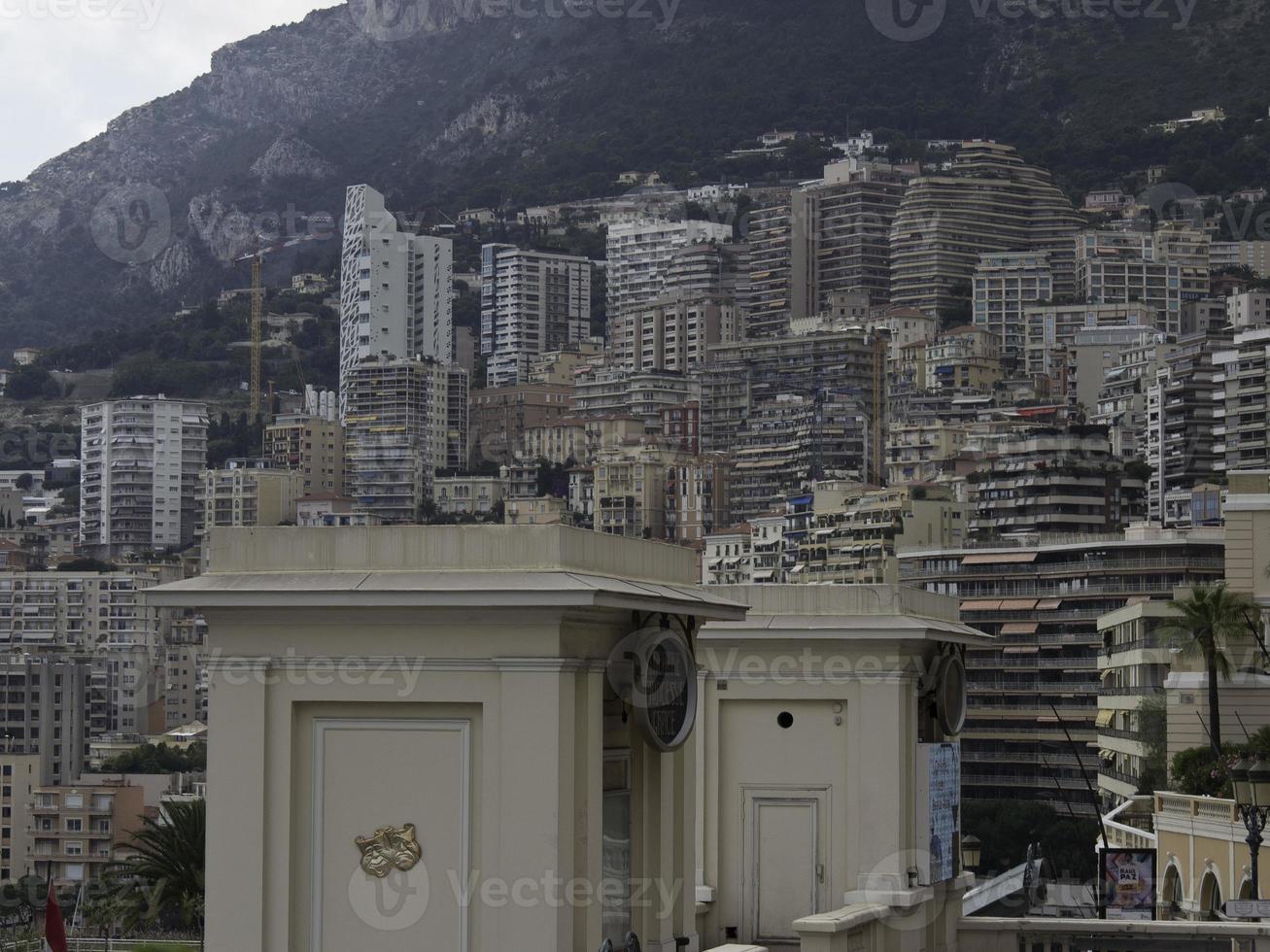 monaco au bord de la méditerranée photo