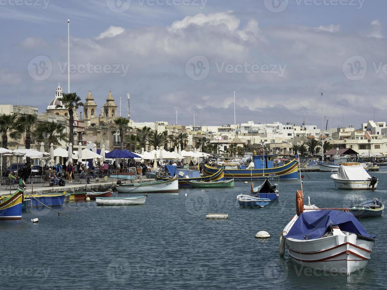 port de marsaxlokk sur l'île de malte photo