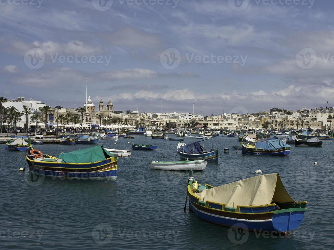 port de marsaxlokk sur l'île de malte photo