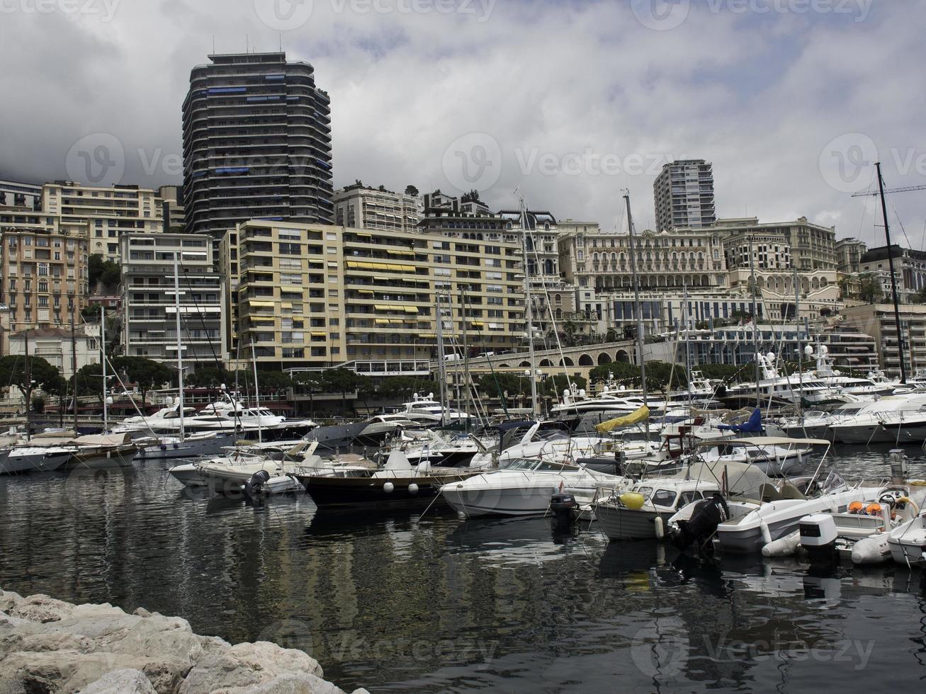 monaco au bord de la méditerranée photo