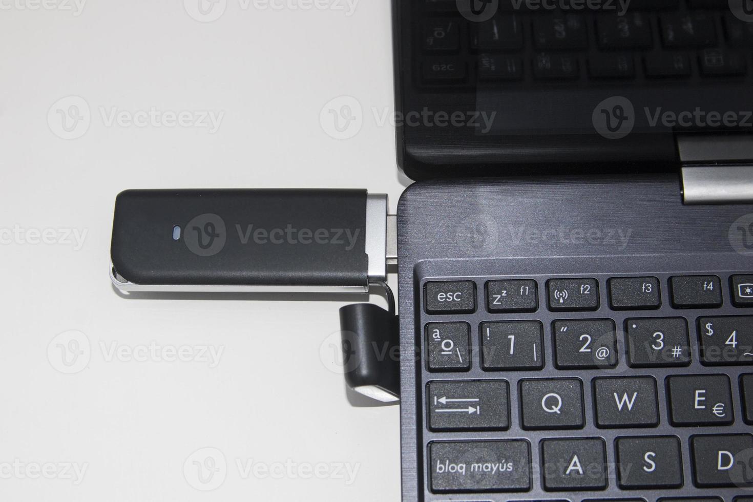modem USB pour Internet sans fil dans un ordinateur portable photo