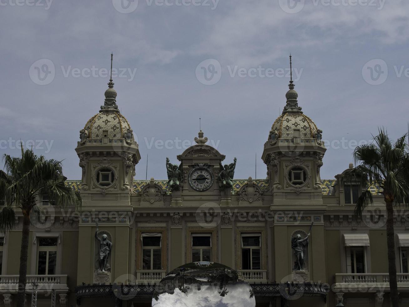 monaco au bord de la méditerranée photo