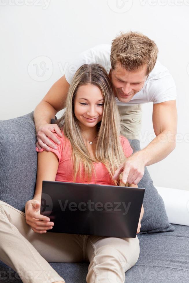 couple heureux, achats en ligne photo