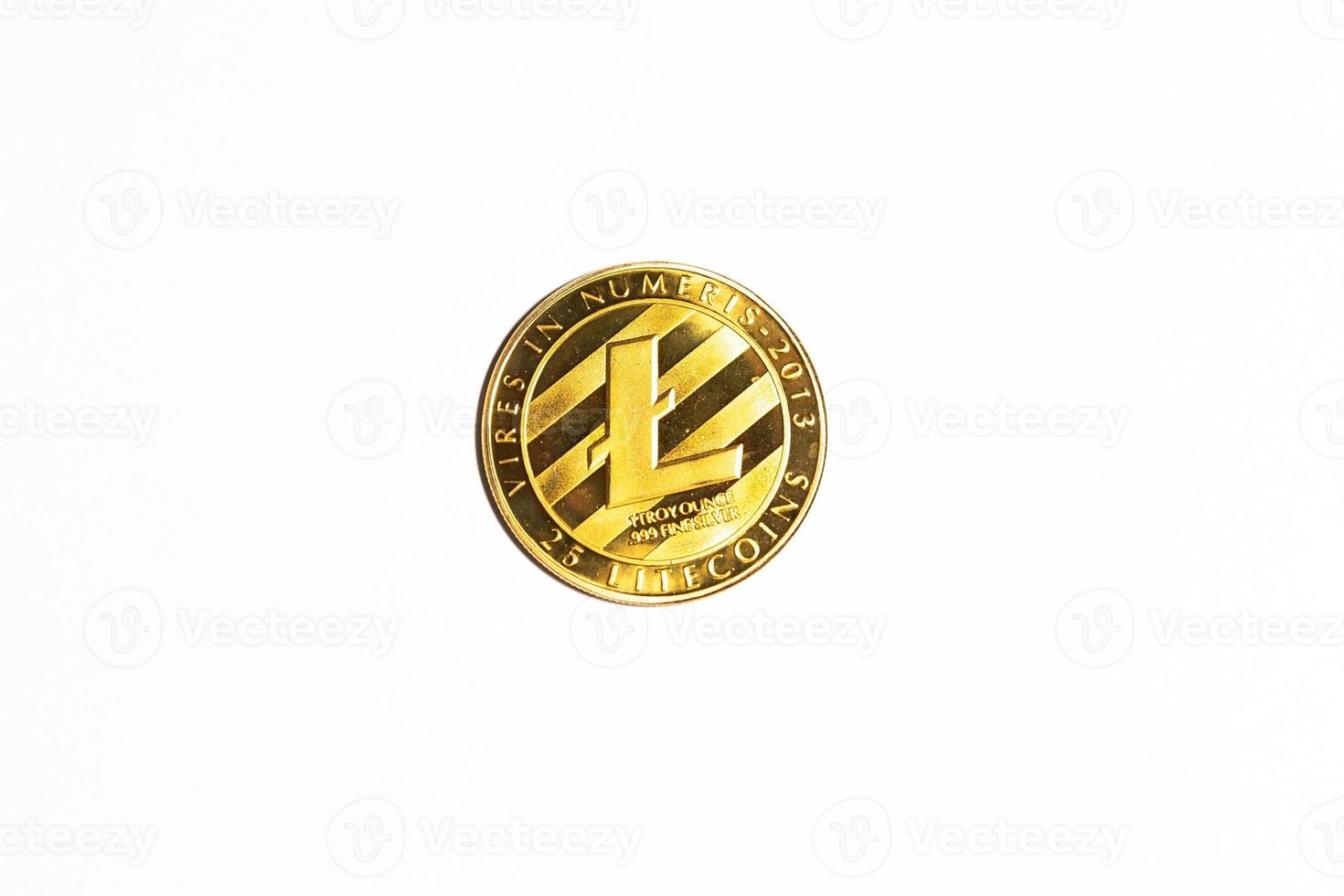 crypto-monnaie litecoin isolé sur fond blanc photo