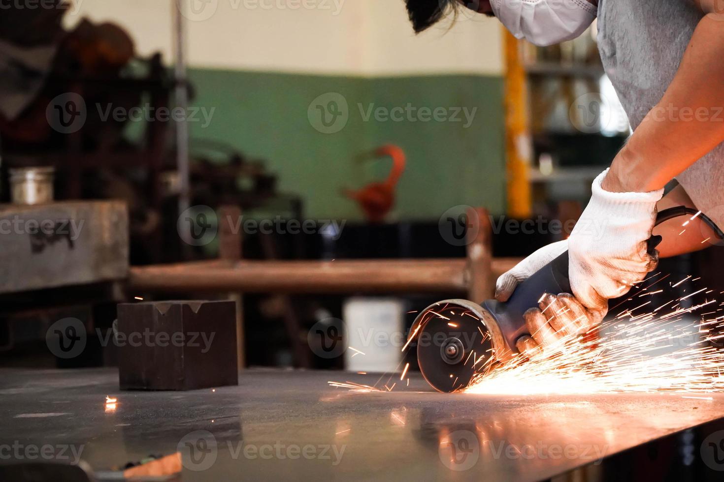 Travailler à la disqueuse