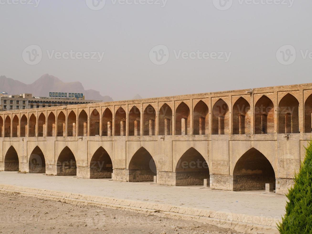 Pont Pol Allahu Verdi 33 à Ispahan, Iran photo