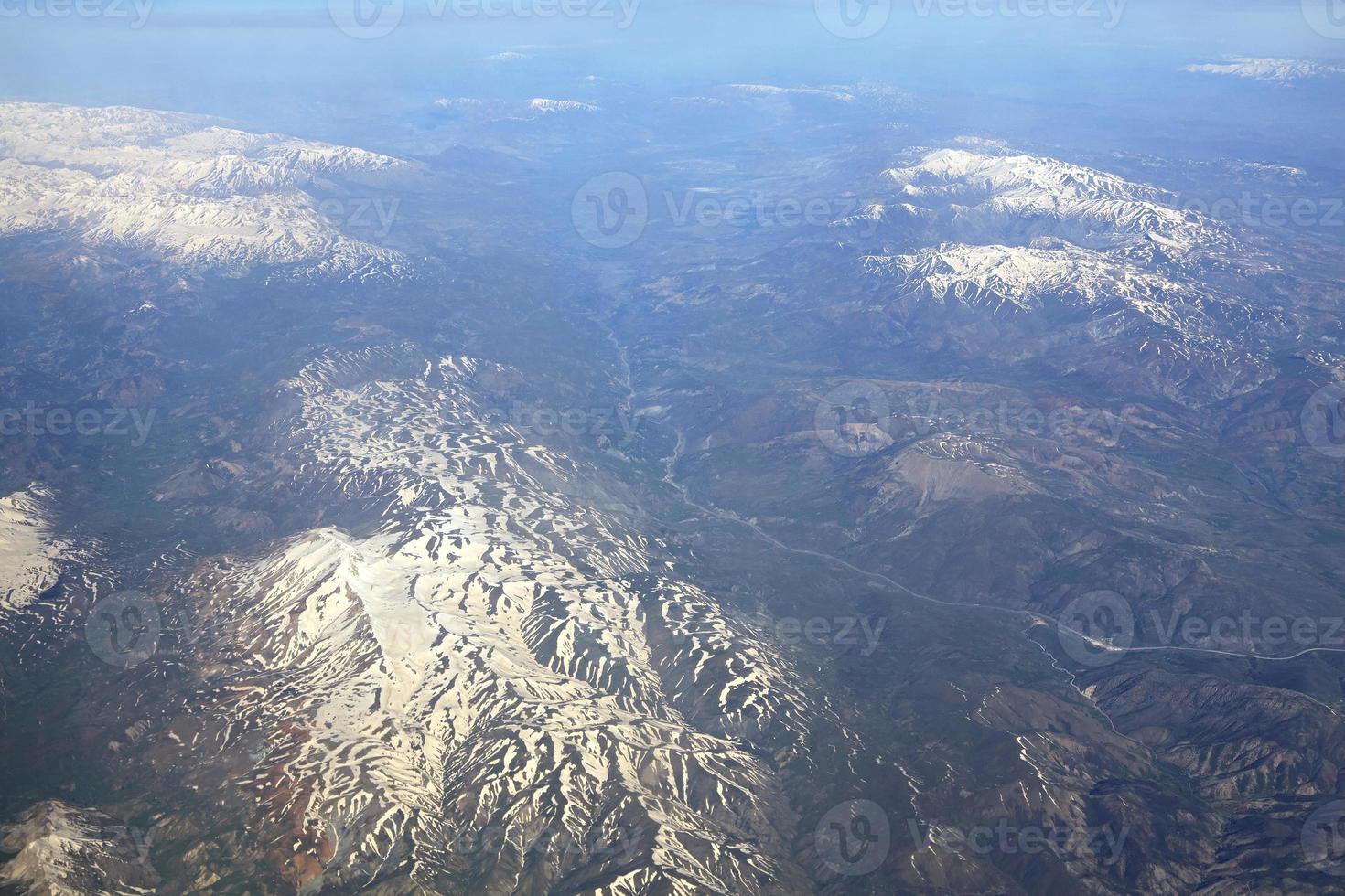 montagnes du Caucase (vue depuis l'avion). photo
