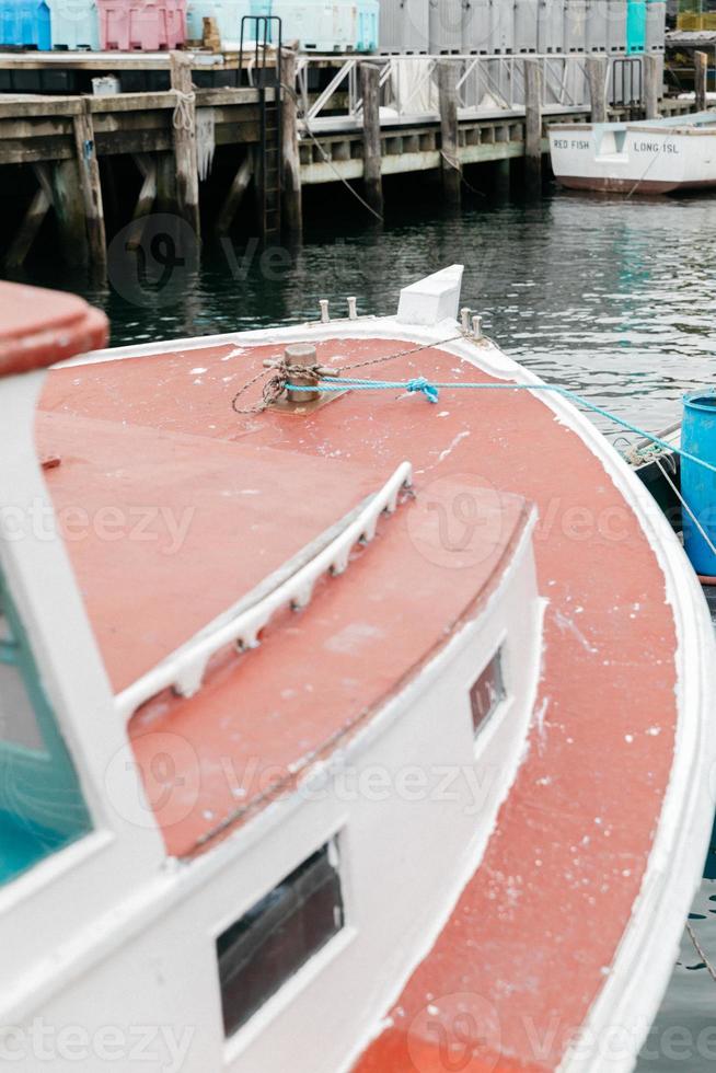 bateau au quai photo