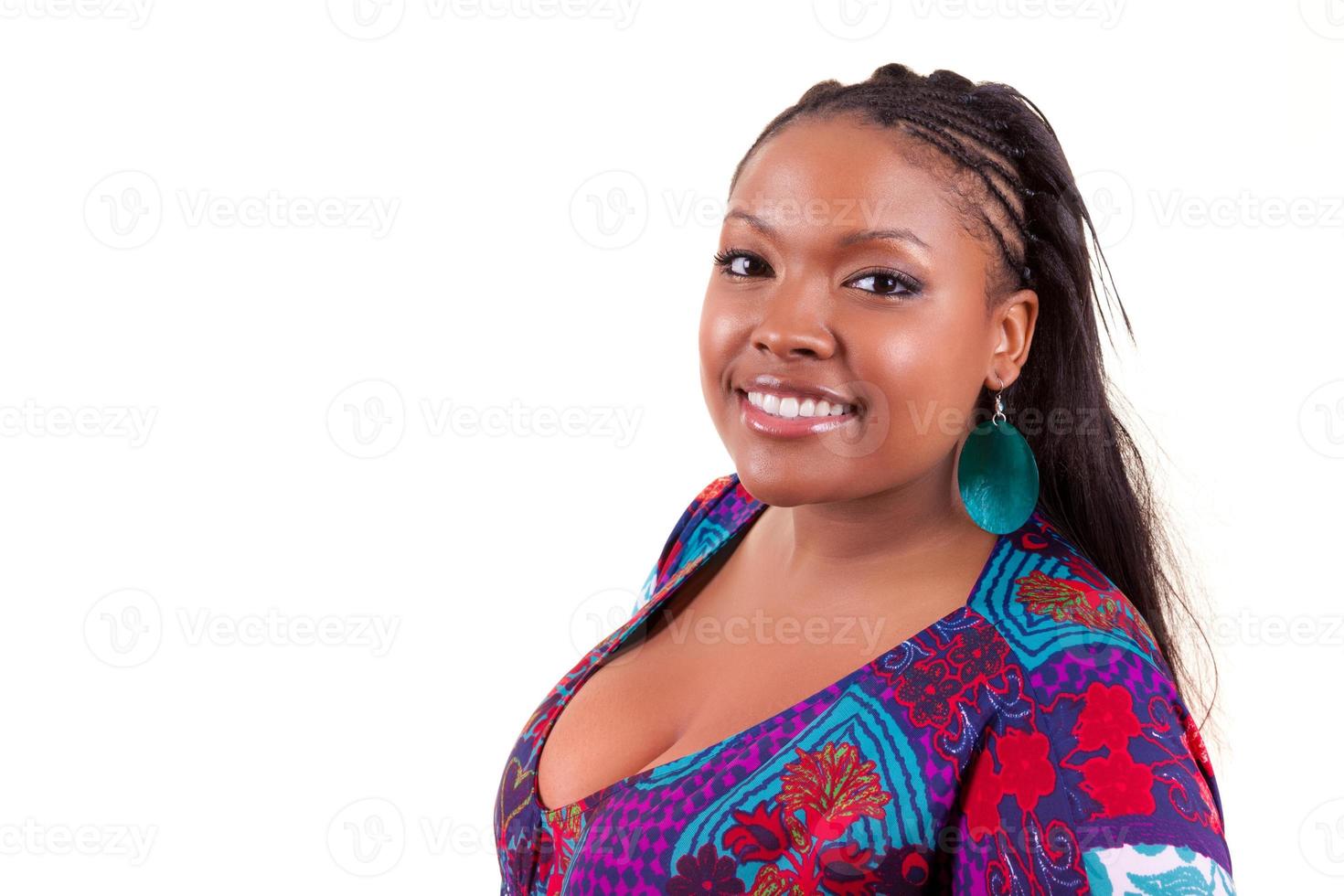 belle femme noire souriante - peuple africain photo