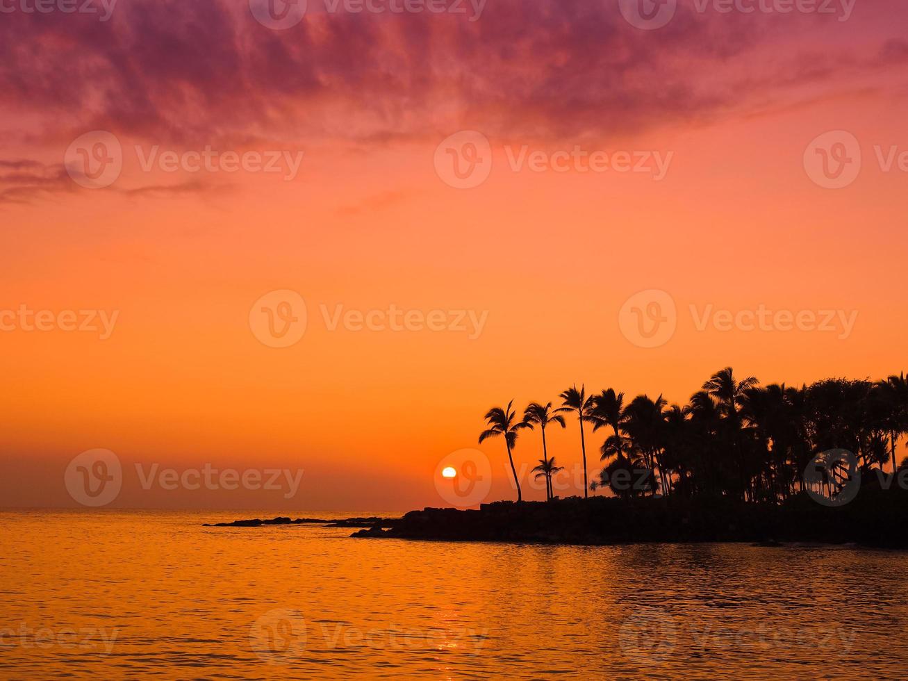 coucher de soleil sur l'île d'Hawaï photo