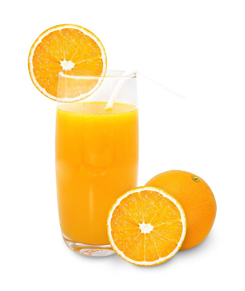 verre de jus d'orange isoler sur fond blanc avec un tracé de détourage. photo
