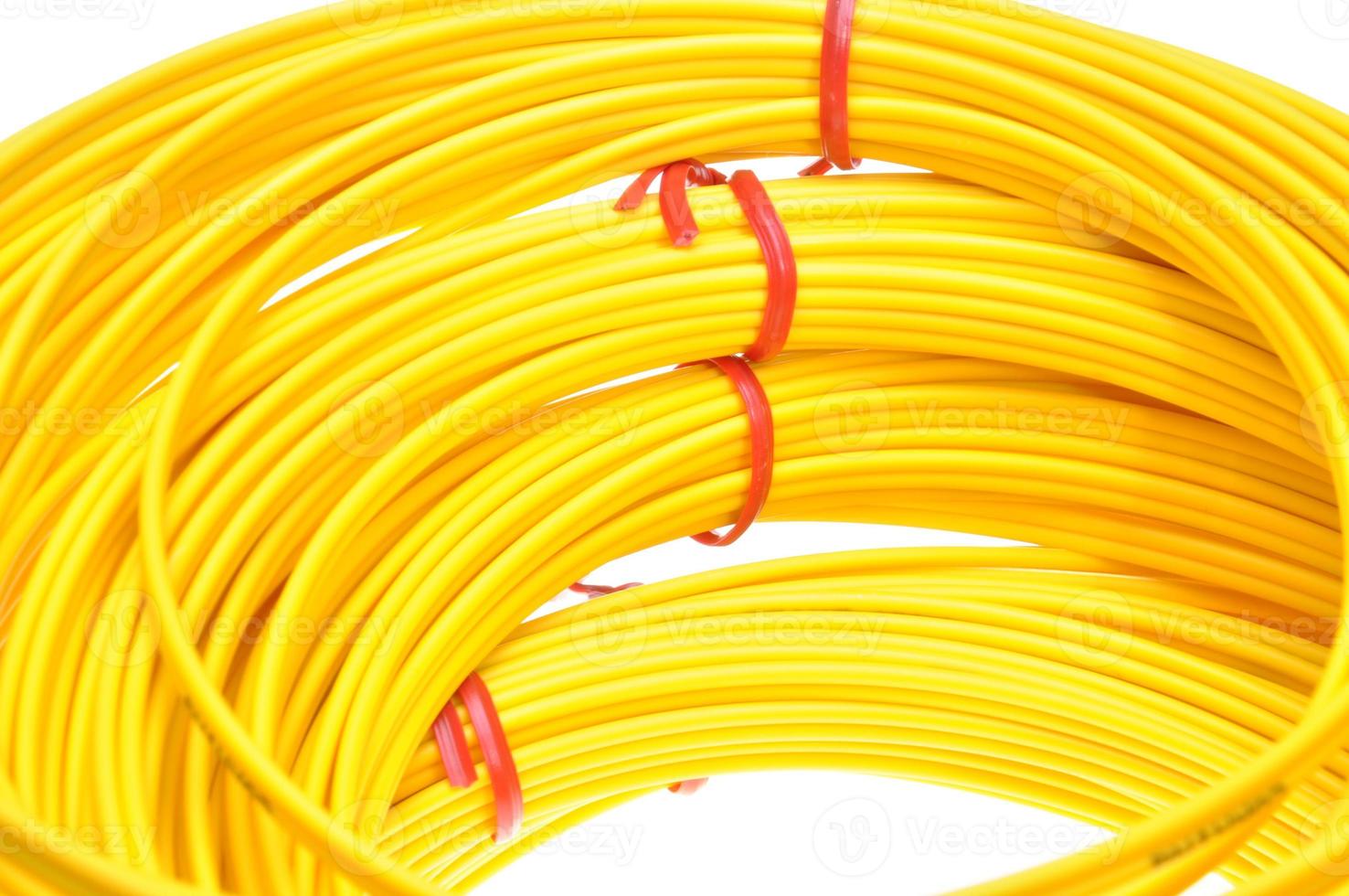 câbles à fibres optiques jaunes photo