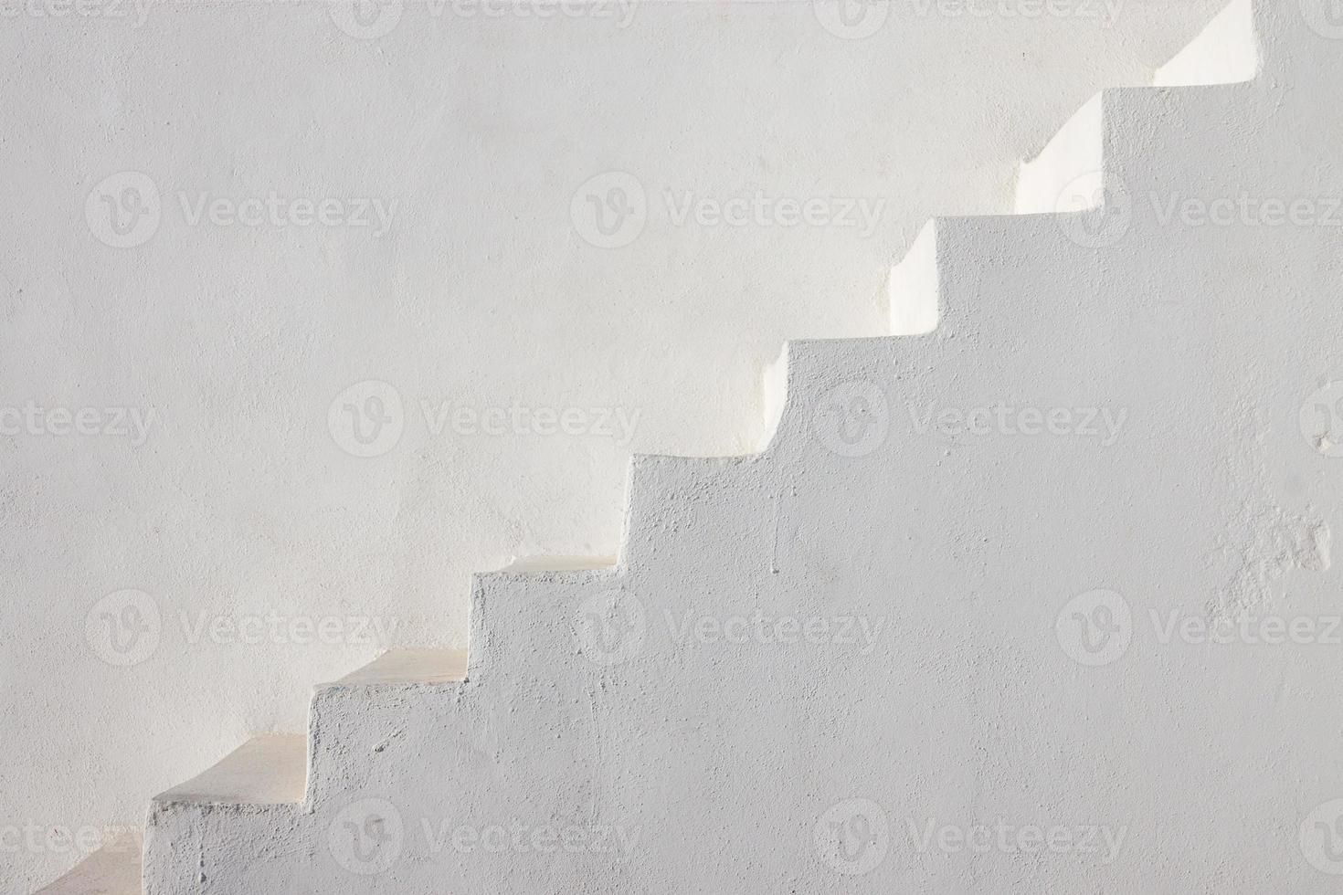 escaliers blancs propres photo