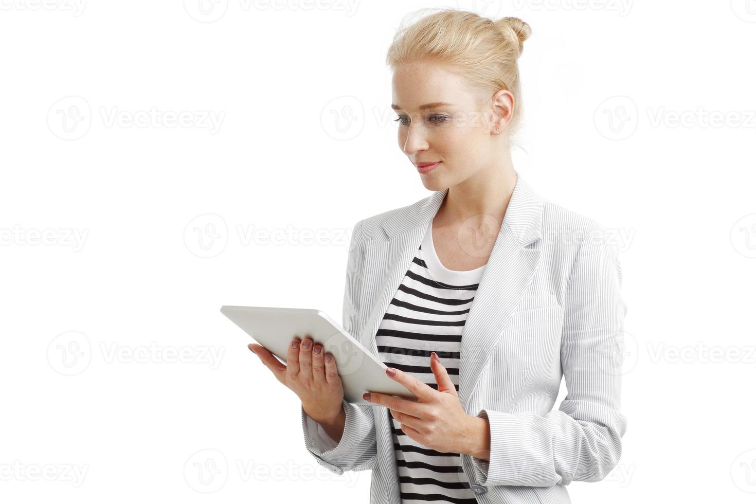 femme d'affaires avec tablette numérique photo