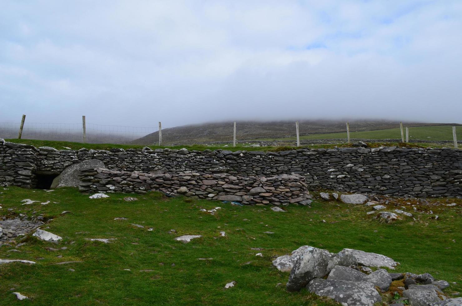 ruines de huttes de ruche en irlande photo