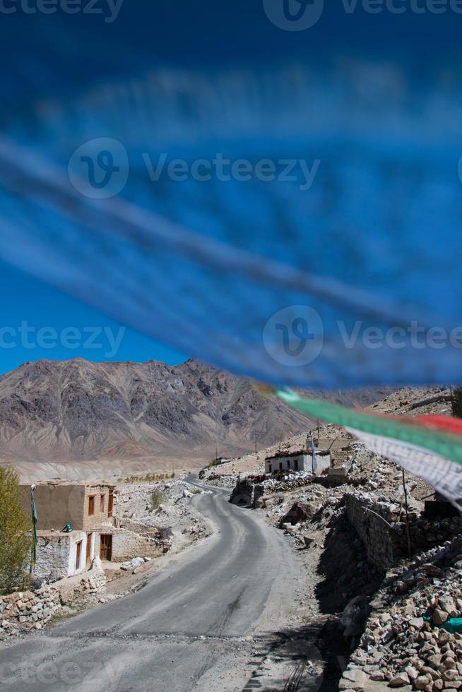 Drapeau de prière à Leh, Ladakh, Inde photo