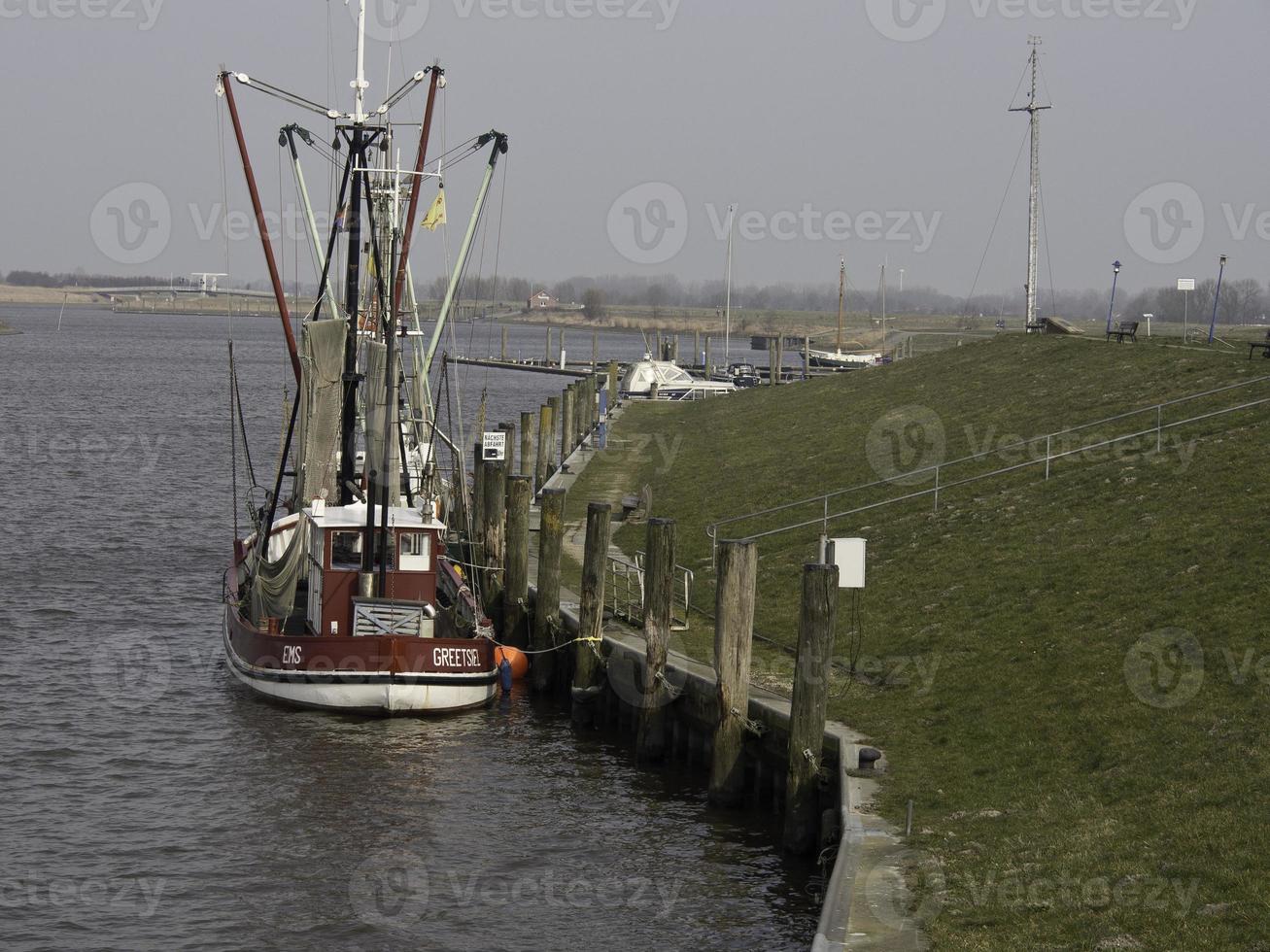 greetsiel à la mer du nord allemande photo