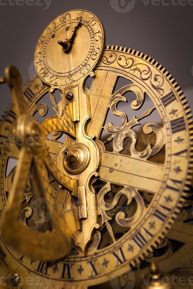 rouage d'horloge vintage, coopération commerciale, travail d'équipe et concept de temps photo