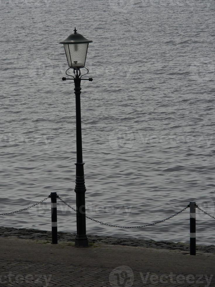 Urk à l'Ijsselmeer aux Pays-Bas photo