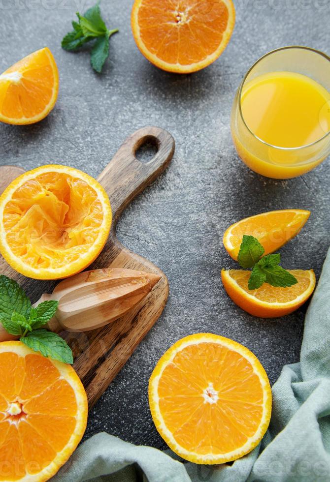 verre de jus d'orange frais photo