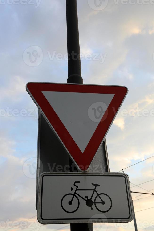 signalisation routière et signalisation en israël photo