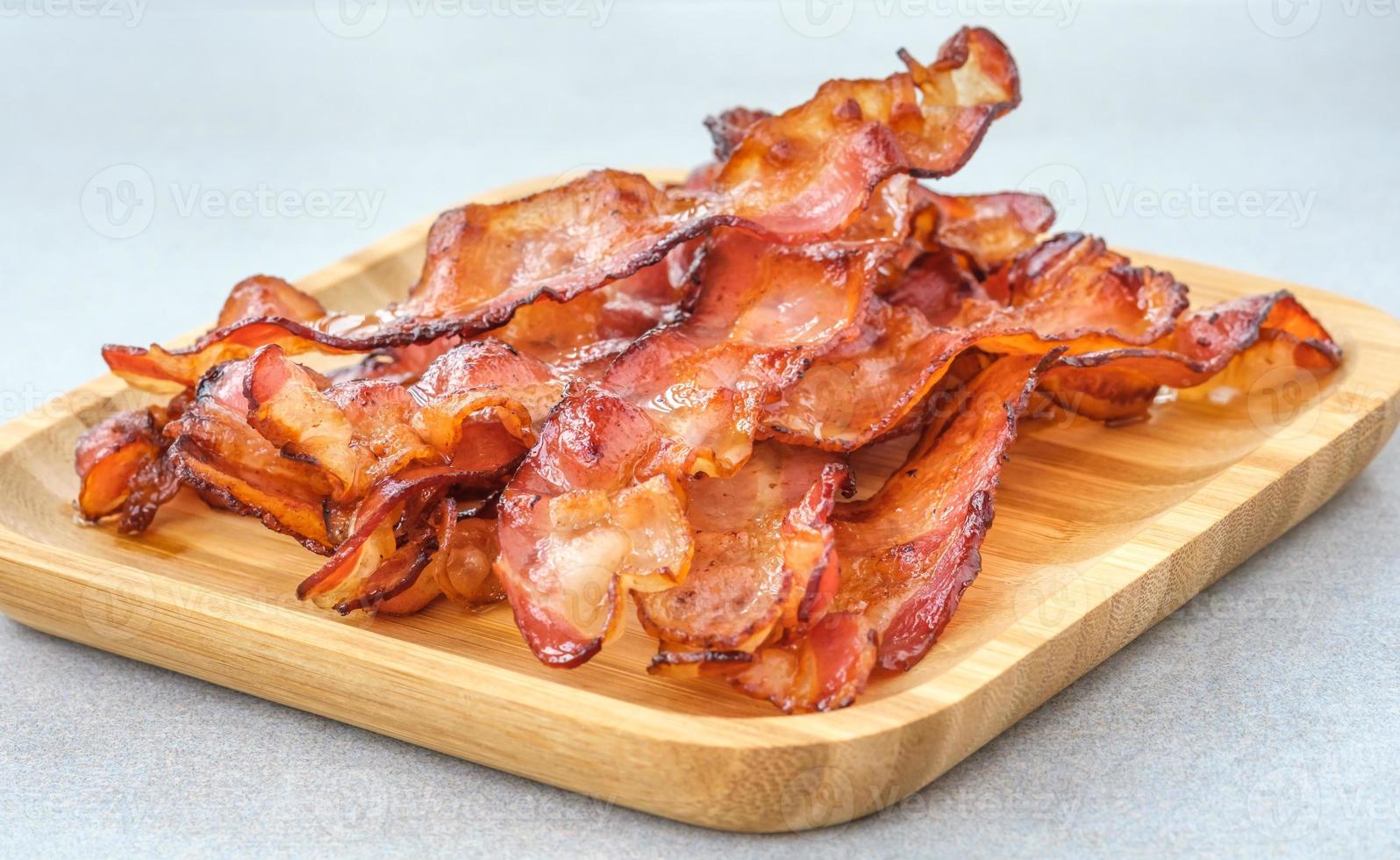 gros plan de lanières de bacon photo
