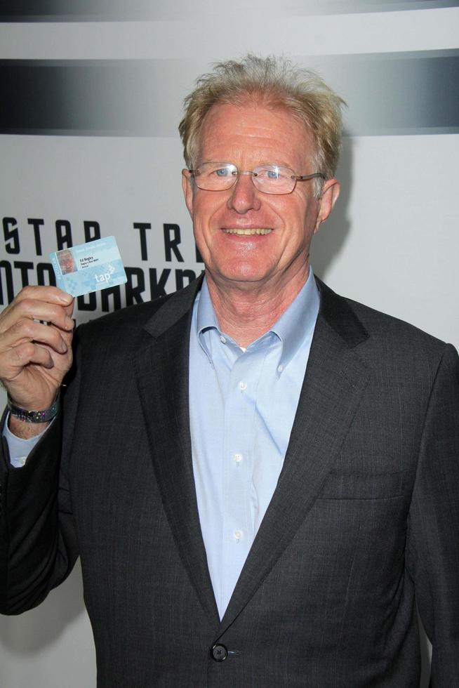 los angeles, 10 septembre - ed begley, jr. à la star trek into dark blu-ray and dvd release party au california science center, le 10 septembre 2013 à los angeles, ca photo