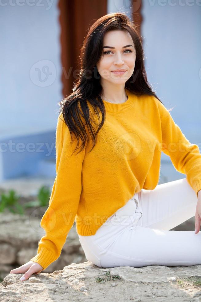 portrait de visage beauté femme. belle jeune femme avec une peau fraîche et propre. photo