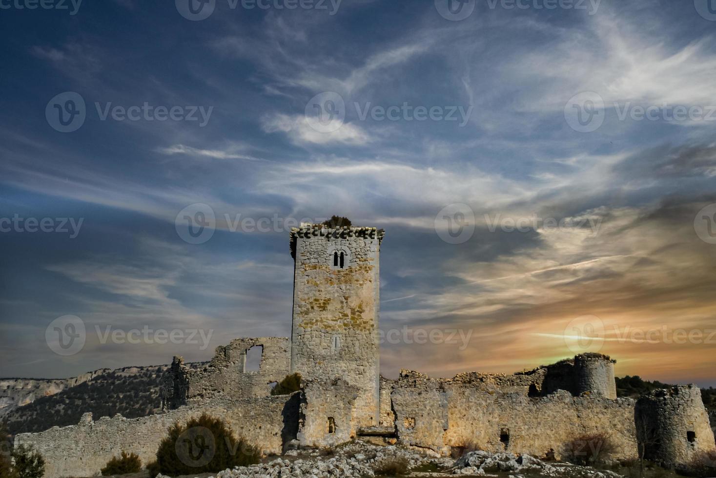paysage du château d'ucero en espagne photo