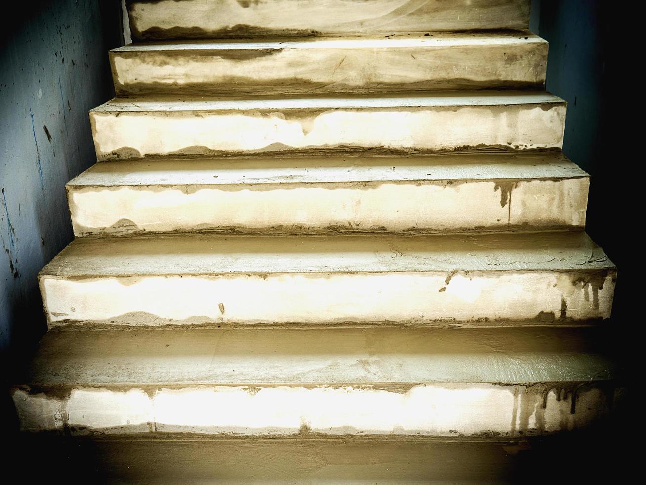 en construction renforcer l'escalier en béton photo
