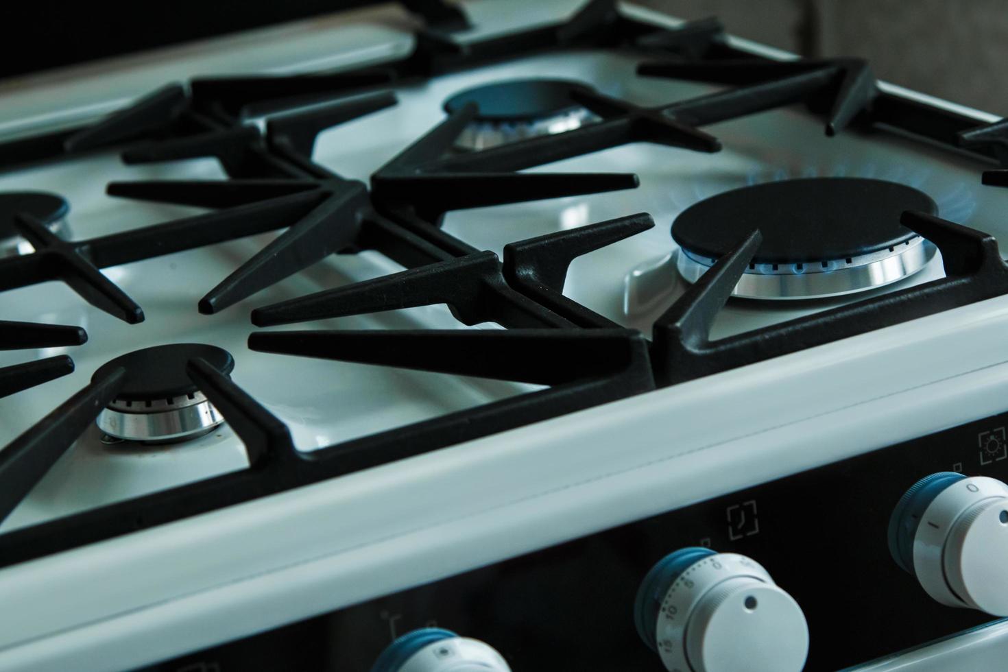 gros plan de cuisinière à gaz photo