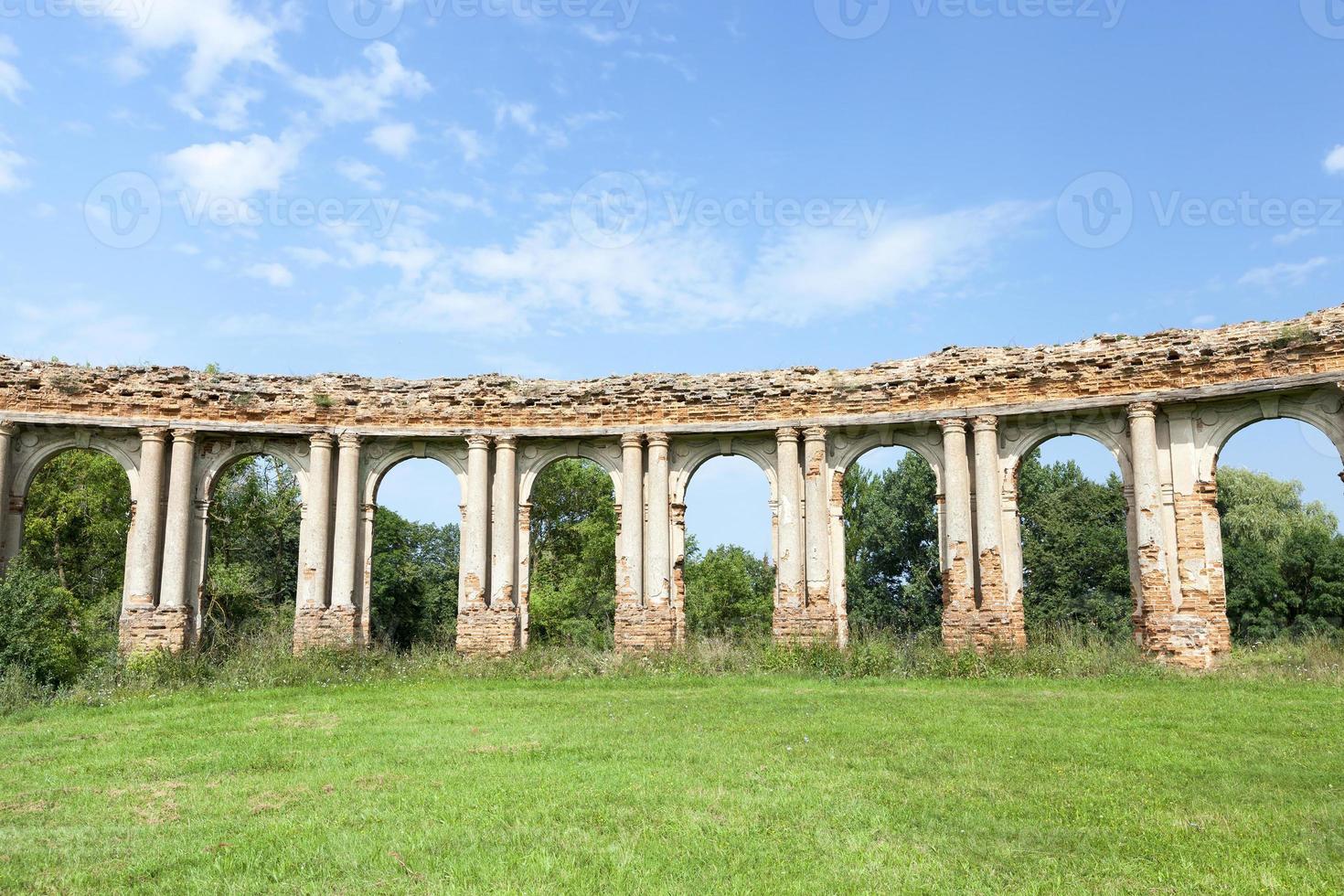 les ruines d'un ancien château photo