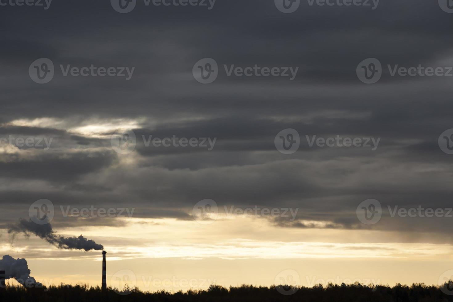 coucher de soleil noir, smog photo