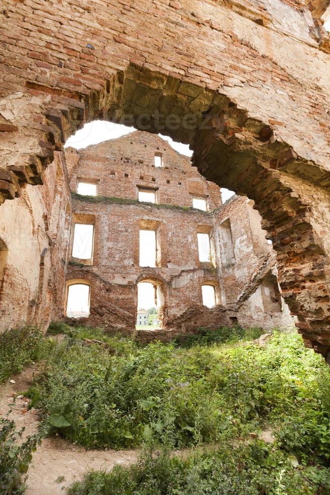 ruines du palais roujany photo