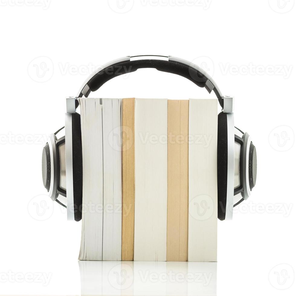concept de livre audio - écoutez vos livres en qualité HD photo