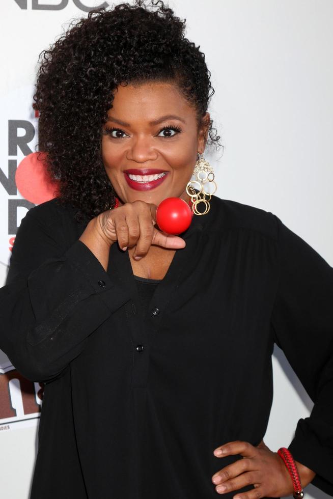 los angeles, 26 mai - yvette nicole brown au nez rouge jour 2016 spécial à universal studios le 26 mai 2016 à los angeles, ca photo