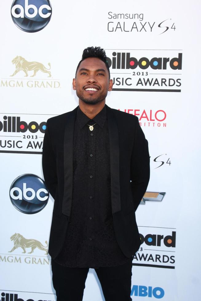 los angeles, 19 mai - miguel arrive au billboard music awards 2013 au mgm grand garden arena le 19 mai 2013 à las vegas, nv photo