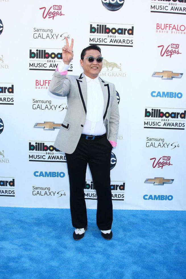 los angeles, 19 mai - psy arrive au billboard music awards 2013 au mgm grand garden arena le 19 mai 2013 à las vegas, nv photo