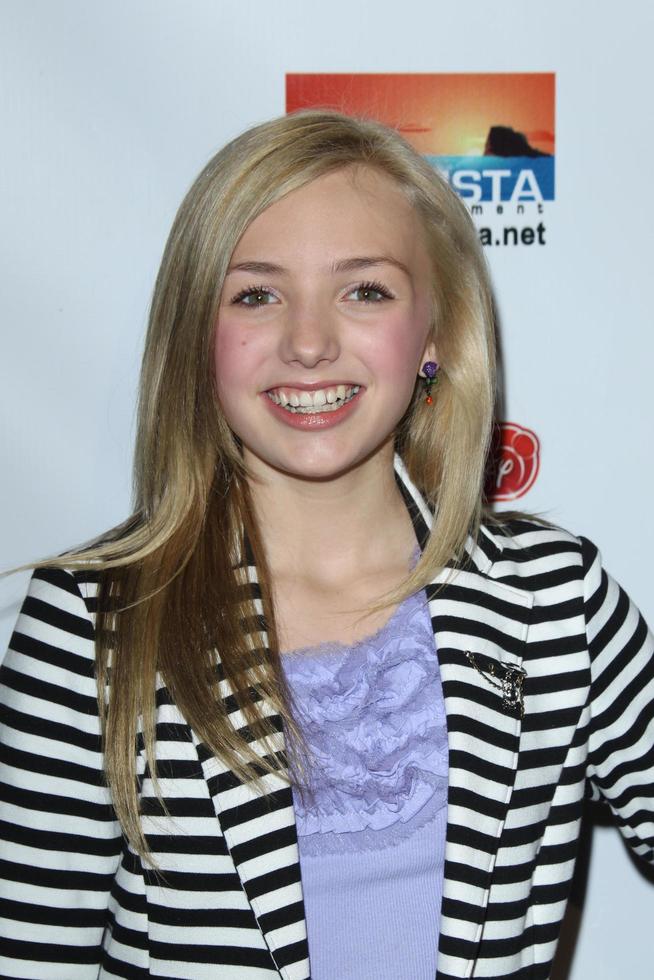 Los angeles, 15 février - peyton list arrive à la première du téléfilm radio rebel au stade amc citywalk 19 le 15 février 2012 à los angeles, ca photo