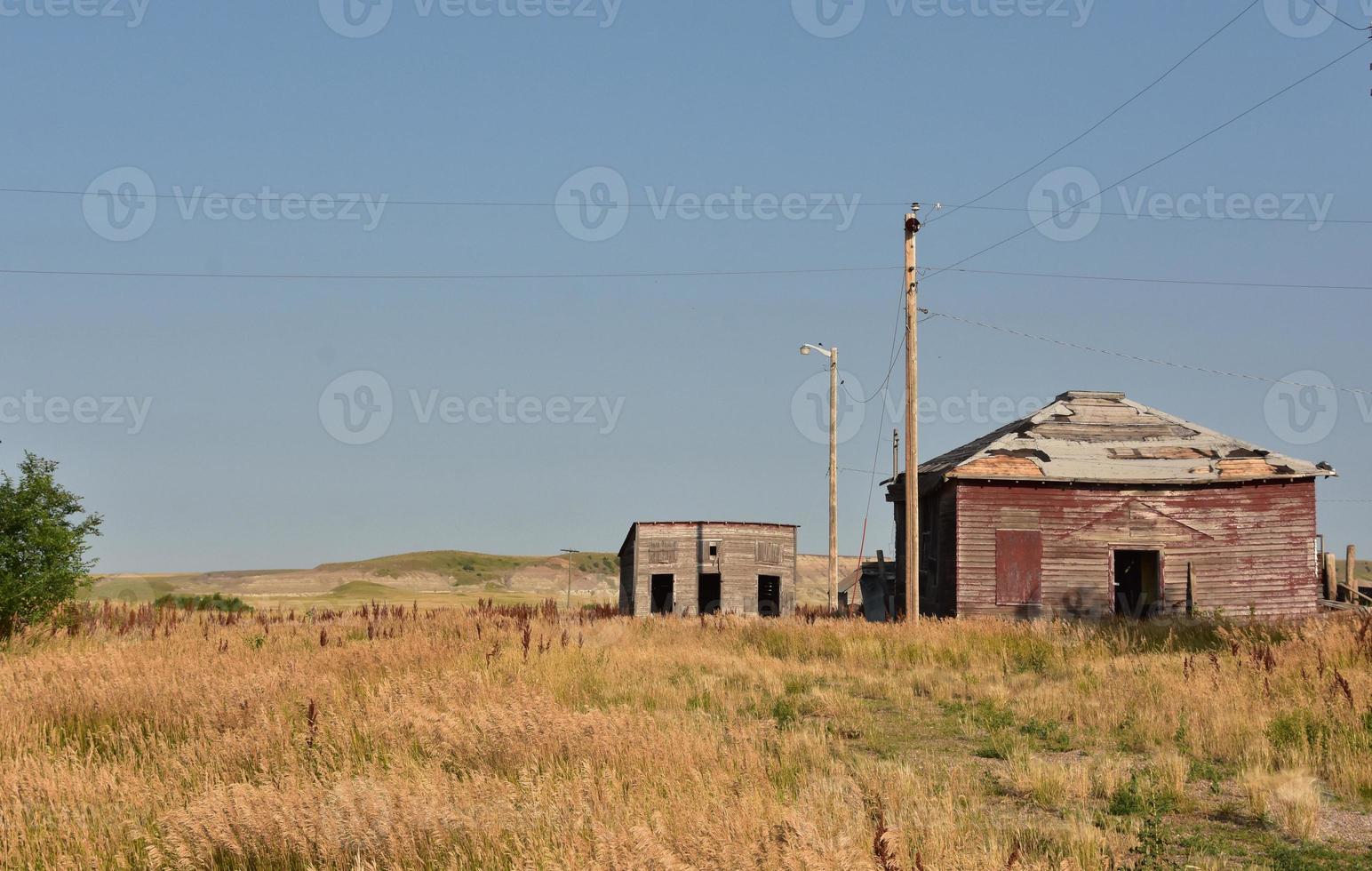 ville fantôme historique avec des structures en bois abandonnées photo