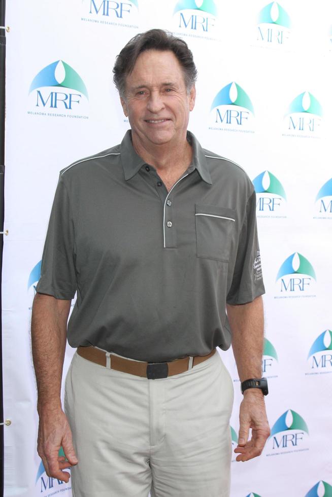 los angeles, nov 10 - robert hays au troisième classique de golf annuel des célébrités au profit de la fondation de recherche sur le mélanome au club de golf au bord du lac le 10 novembre 2014 à burbank, ca photo