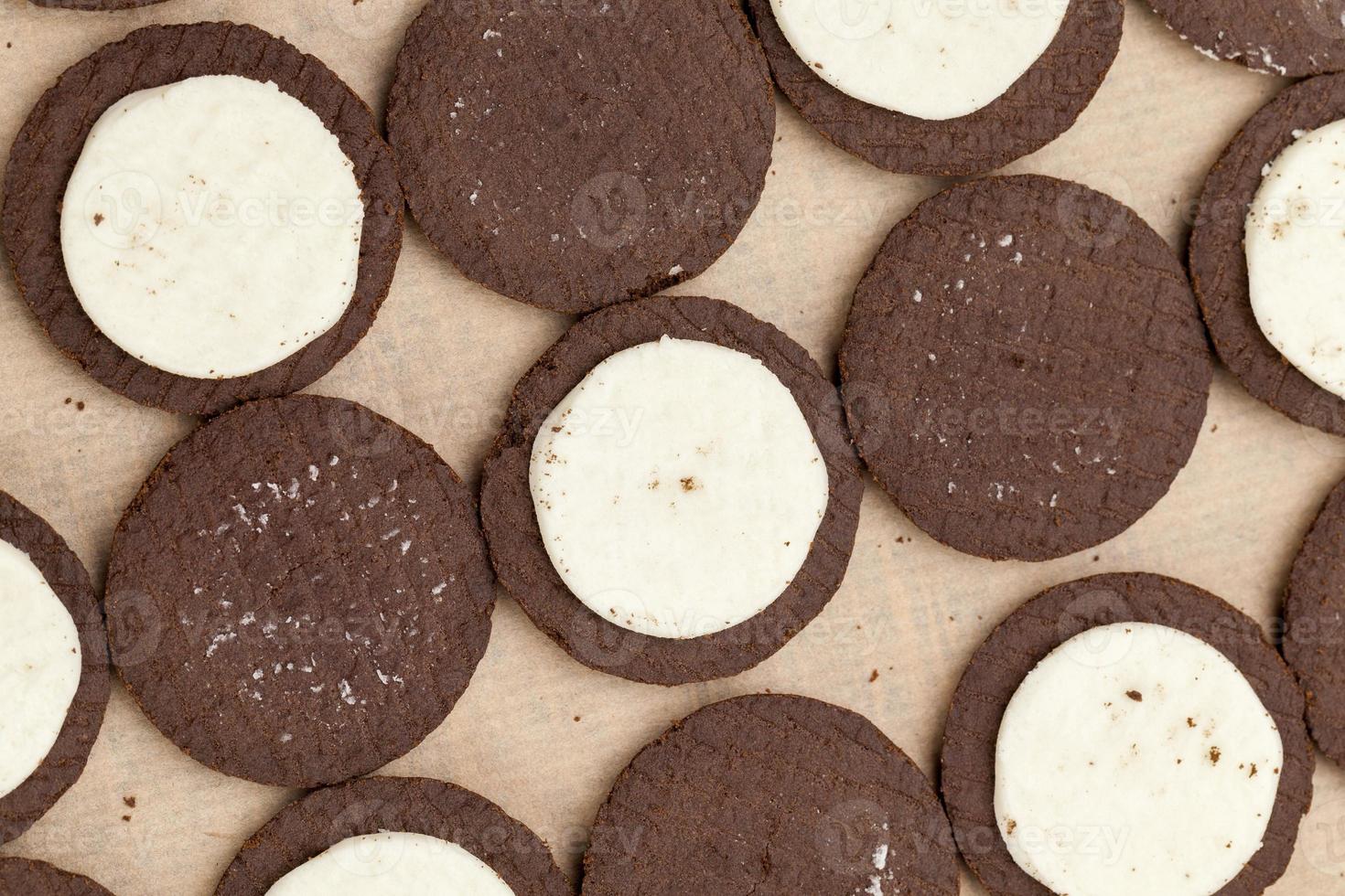 biscuits au chocolat fourrés à la crème crémeuse photo